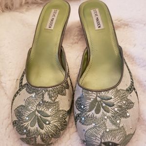 Steve Madden Villa Green Fab Mules. Size 10